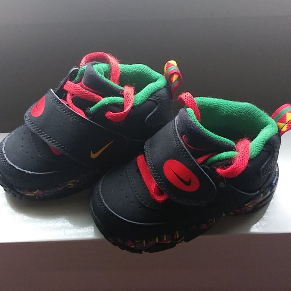 Shoes - Picture 3 of 4